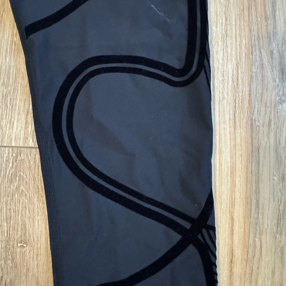 Fanka Black Bodysculpt Leggings - Picture 11 of 13
